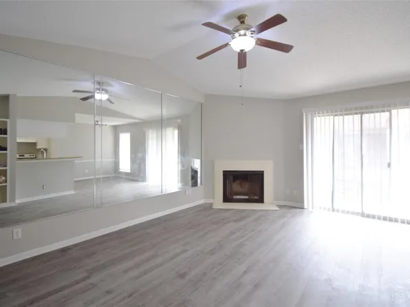 2120 El Paseo St APT 3306, Houston, TX 77054