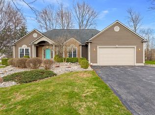 8394 Twin Flowers Rd, Baldwinsville, NY
