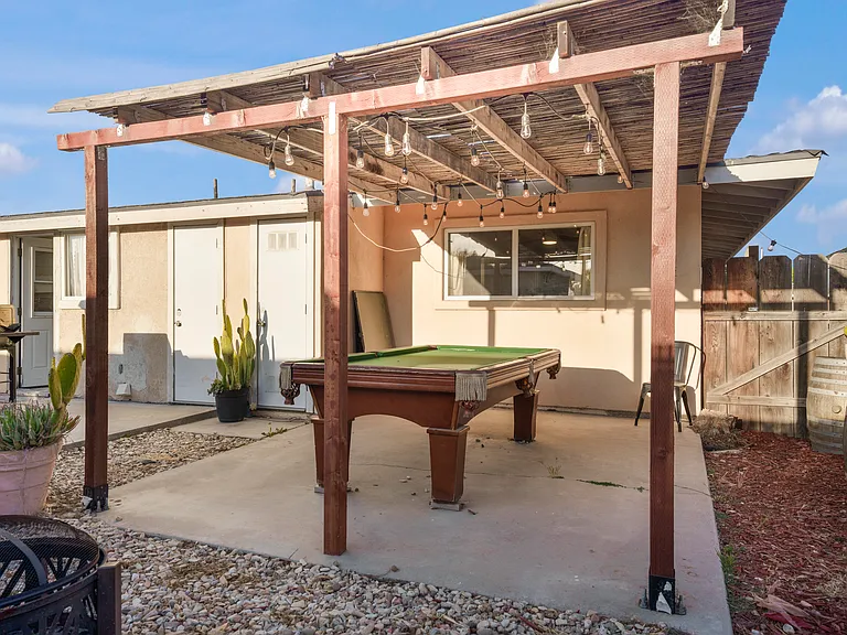 Sierra Ln — Photo 25