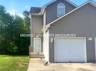 1010 Renee Lynde Dr APT D, Pleasant Hill, MO 64080