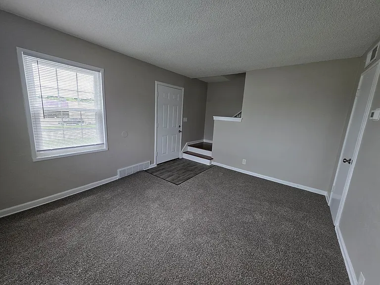 9500 Harrison St — Photo 3