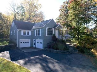 133 E Wakefield Blvd, Winsted, CT 06098