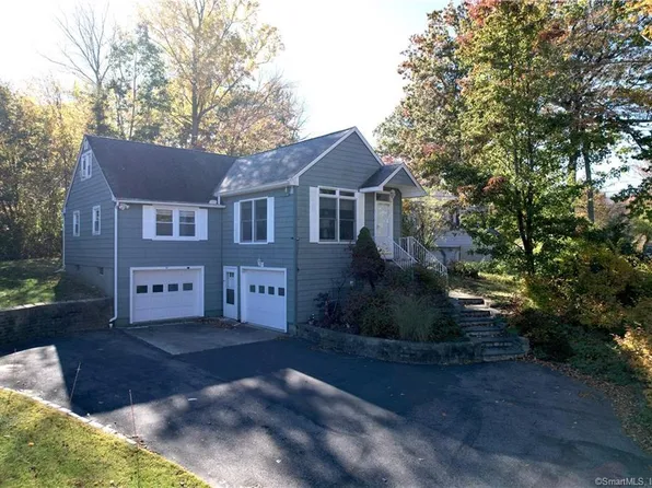 133 East Wakefield Boulevard, Winchester, CT 06098