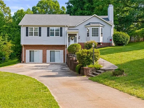 3647 Libertys Run Dr, Sophia, NC 27350