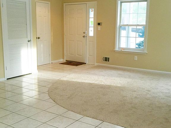 Lounge - Main Entrance View