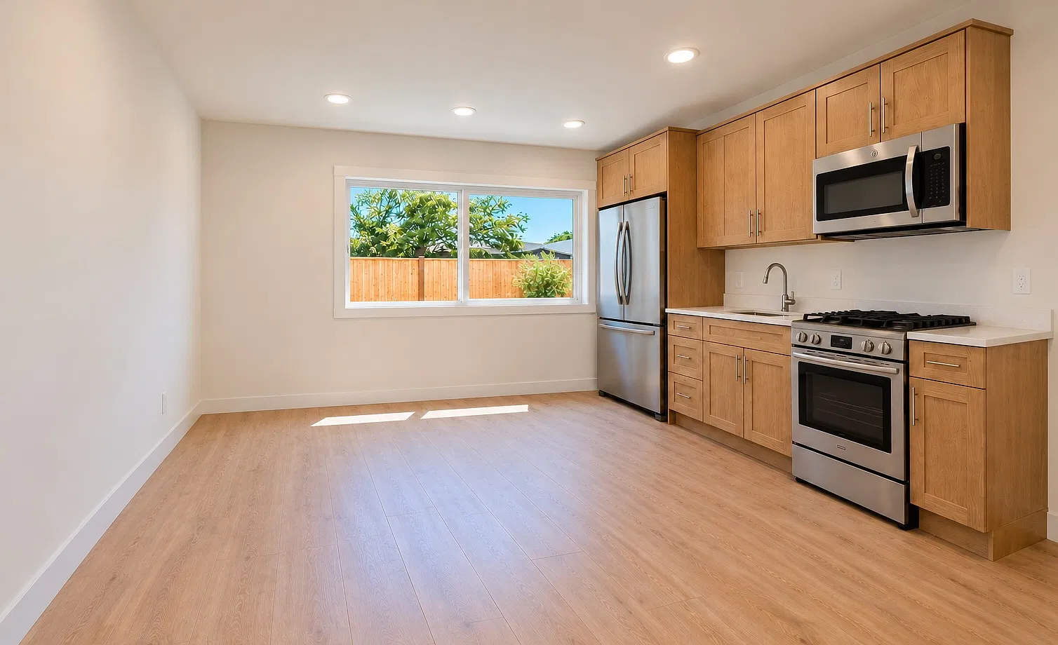 Studio, 300 sqft, $1,095 — Photo 3