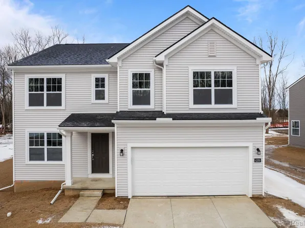 4269 Oak St, Grand Blanc, MI 48439