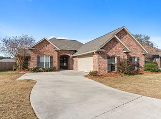 19 Sunline Dr, Petal, MS 39465