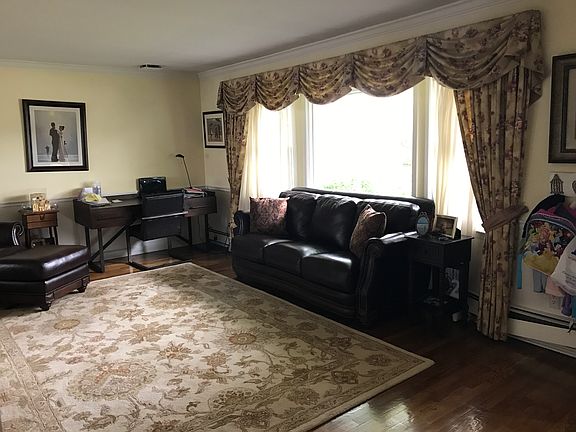 3rd image of 16 Northgate Dr