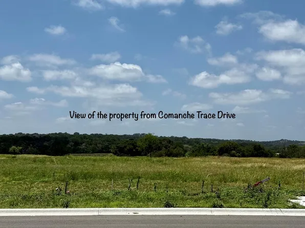 4462 Comanche Trace Dr, Kerrville, TX 78028