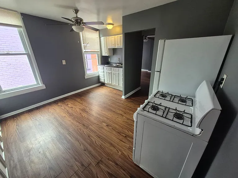 1704 Madison Ave — Photo 4