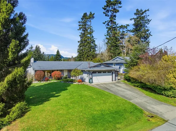 6728 Eakin Dr, Sooke, BC V9Z 0V4