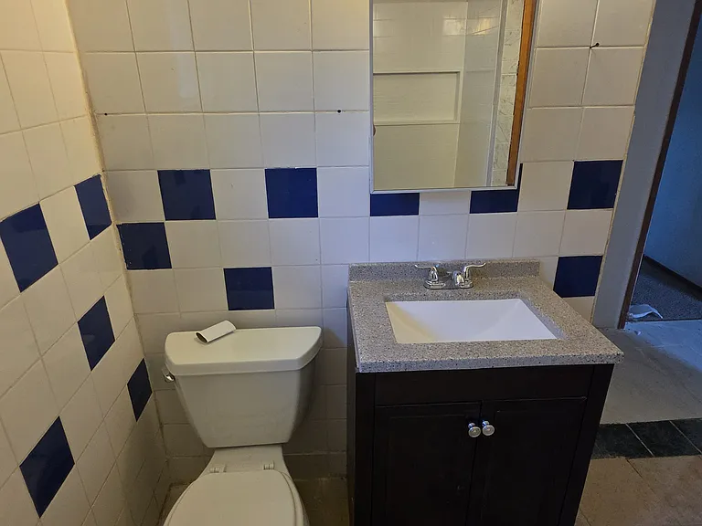 312 W 3rd St — Photo 25