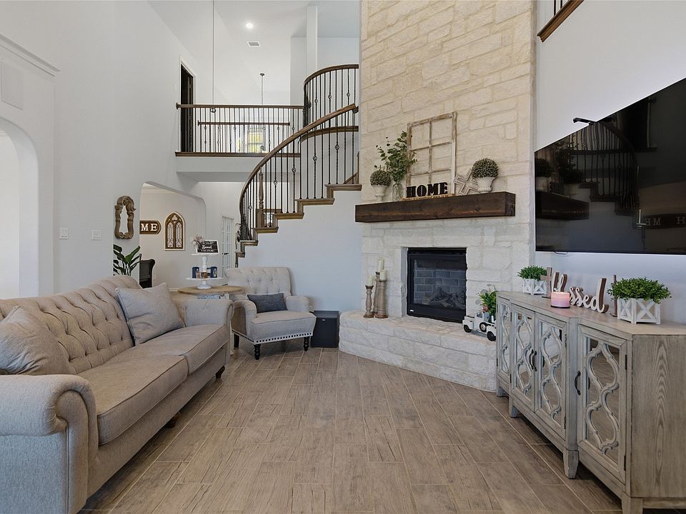 1st image of 464 Letara Ranch Rd
