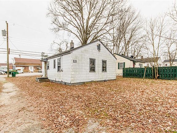 3rd image of 2505 Oaklawn Blvd
