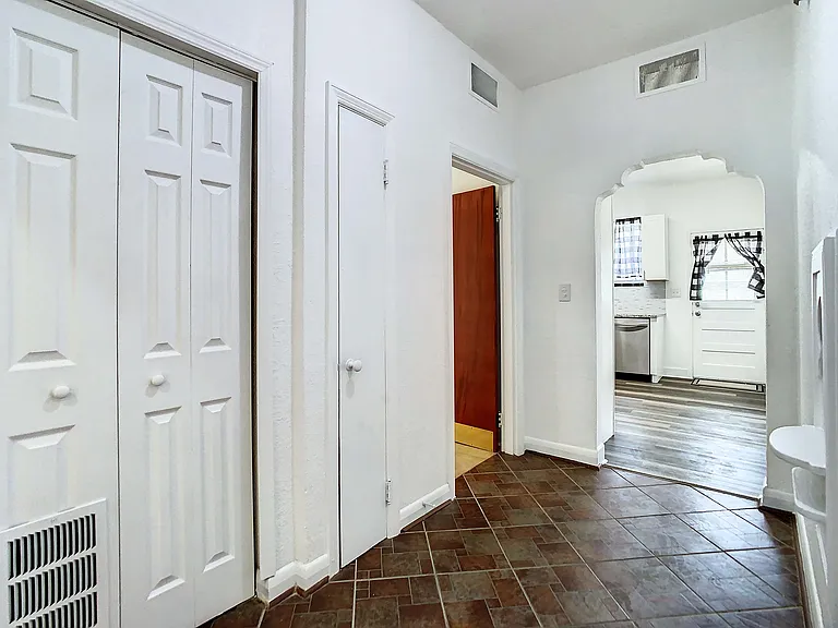 2211 Durham St — Photo 14