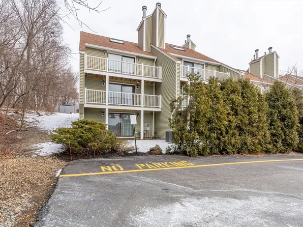 45 Lakeside Ave APT 40, Marlborough, MA 01752