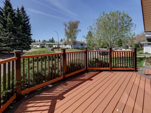 2328 S Munro Dr NE, Calgary, AB T2E 5Y9