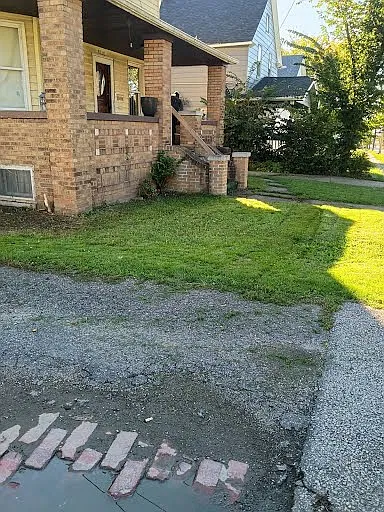 3 bed, 1022 sqft, $1,300 — Photo 3