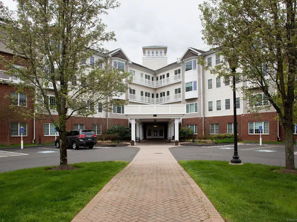 1 King Philip Drive #120, West Hartford, CT 06117