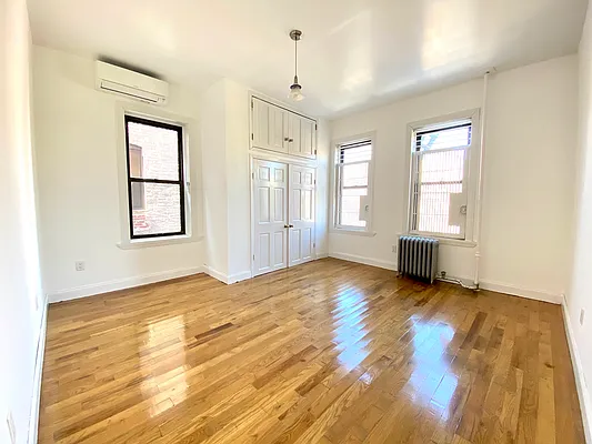 Rented by Compass | media 25
