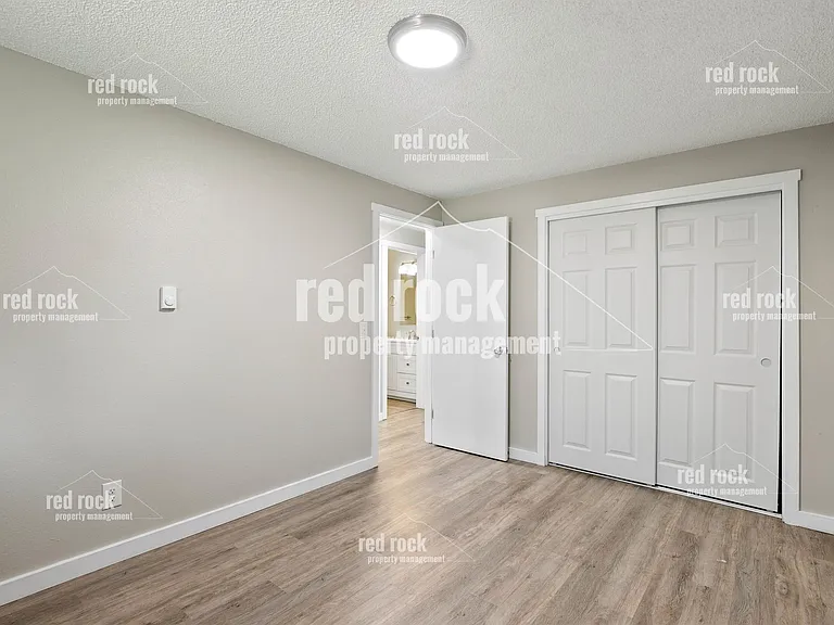 2422 E Diamond Ave #1 — Photo 13