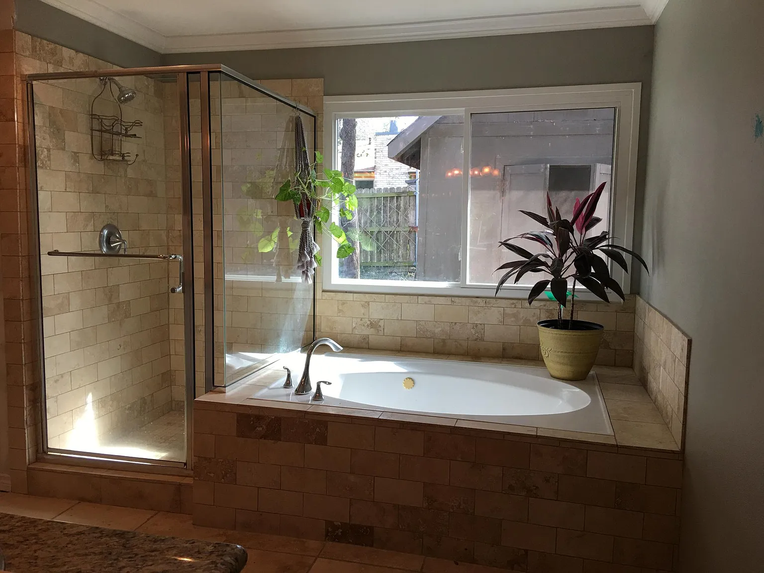 3 bed, 1756 sqft, $2,400 — Photo 2