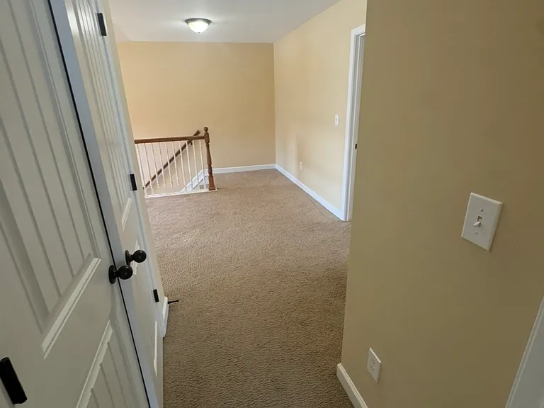 111 Castanet Ct — Photo 32