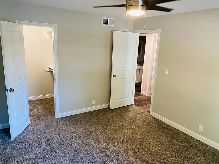 2901-2905 Rollins Rd #2911 — Photo 5