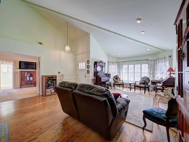 3000 Marble Canyon Pl — Photo 6