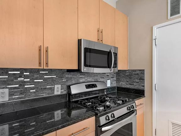 4th image of 3800 Lee Hwy Unit 405