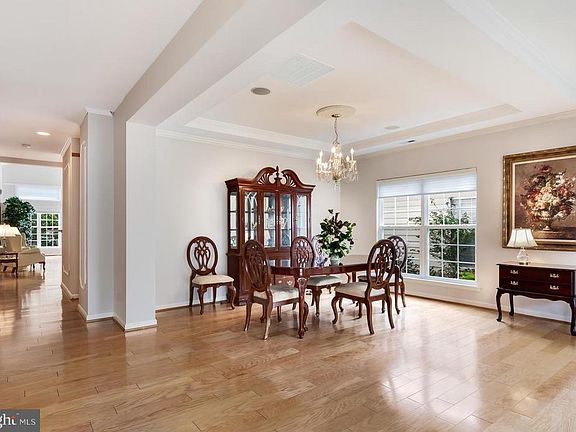 5th image of 243 Concerto Ave