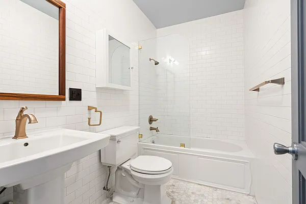 Rented by REAL New York | media 6