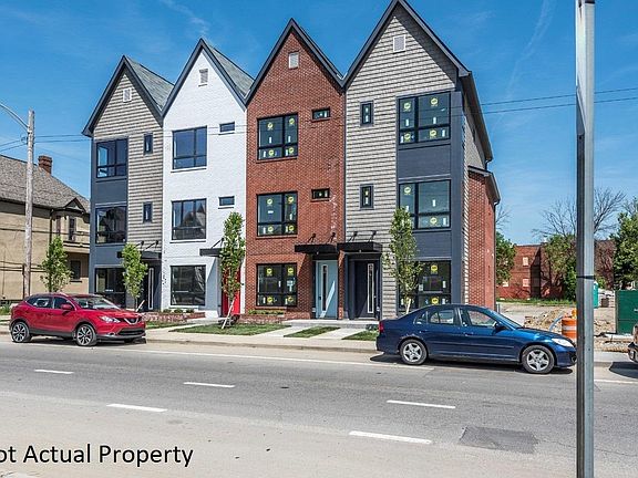 2nd image of 1108 Oak St #18