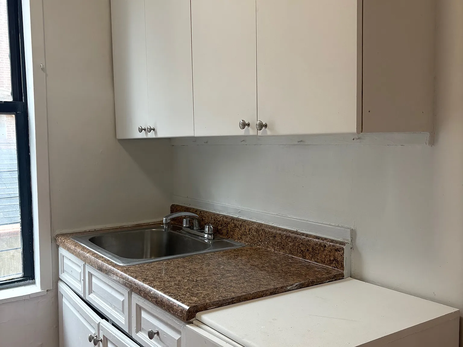 2 bed, 975 sqft, $2,597 — Photo 3