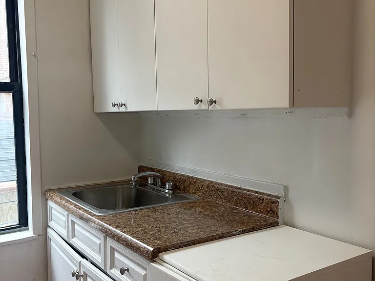 1200 College Ave #3 — Photo 3