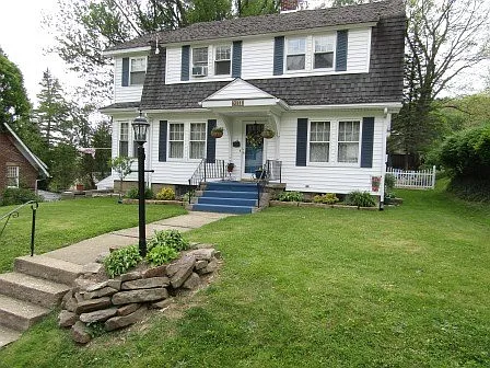 811 N Monroe St photo 1
