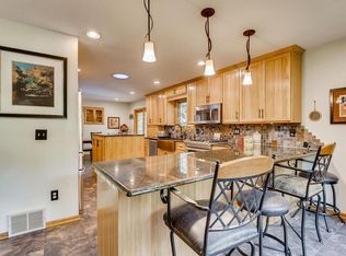 20820 Fern Dr, Lakeville, MN 55044
