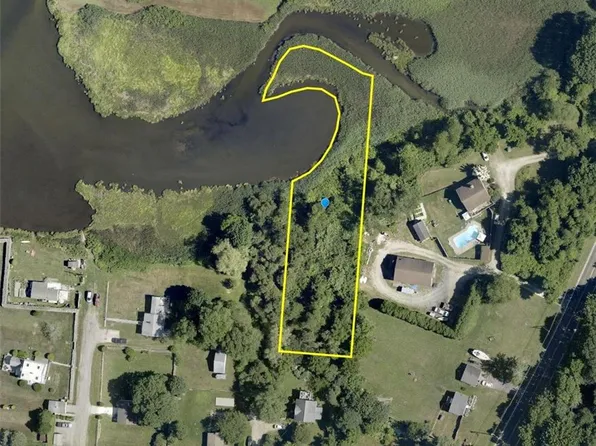 0 Peckham Ln, Tiverton, RI 02878