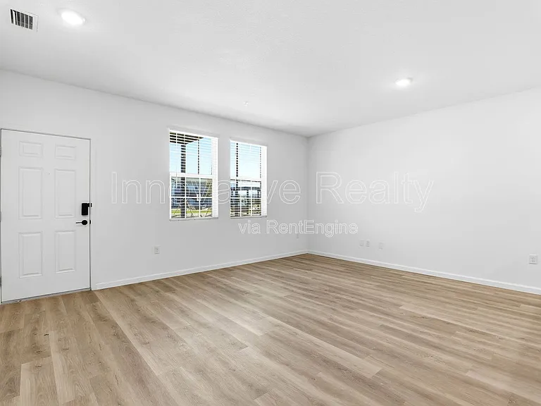 Venture Apartments — Photo 39