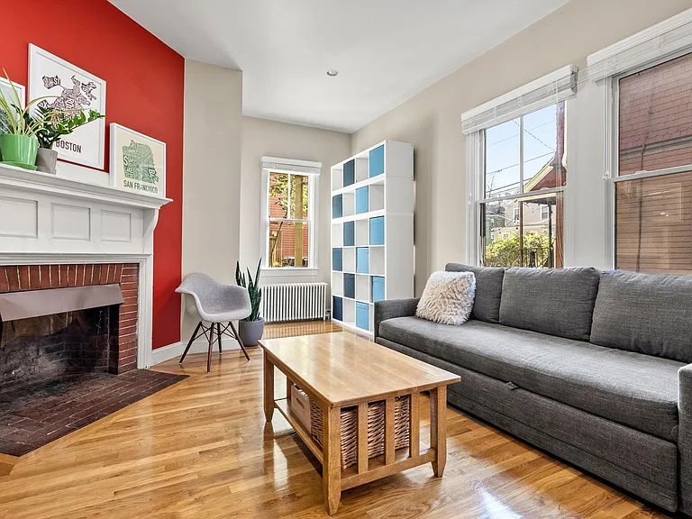 19 Copley St #1 — Photo 3