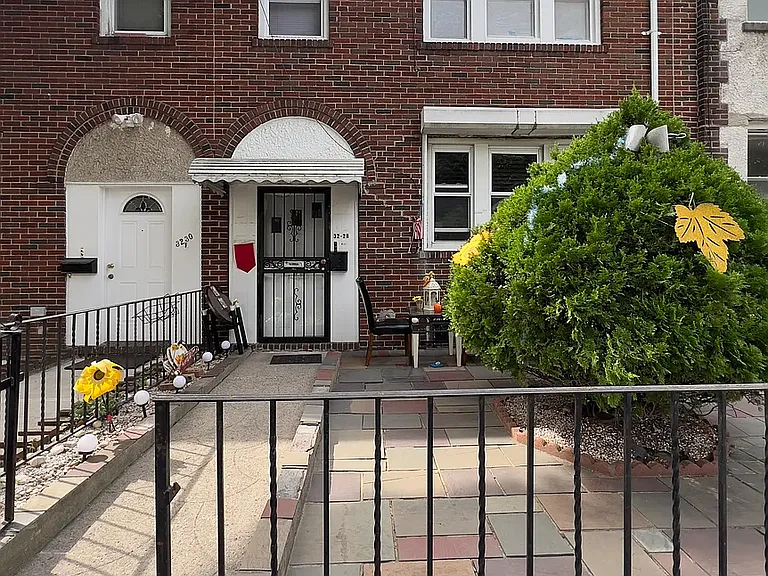32-28 54th St #BASEMENT — Photo 1