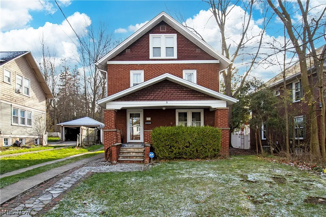 705 N Bever St photo 1