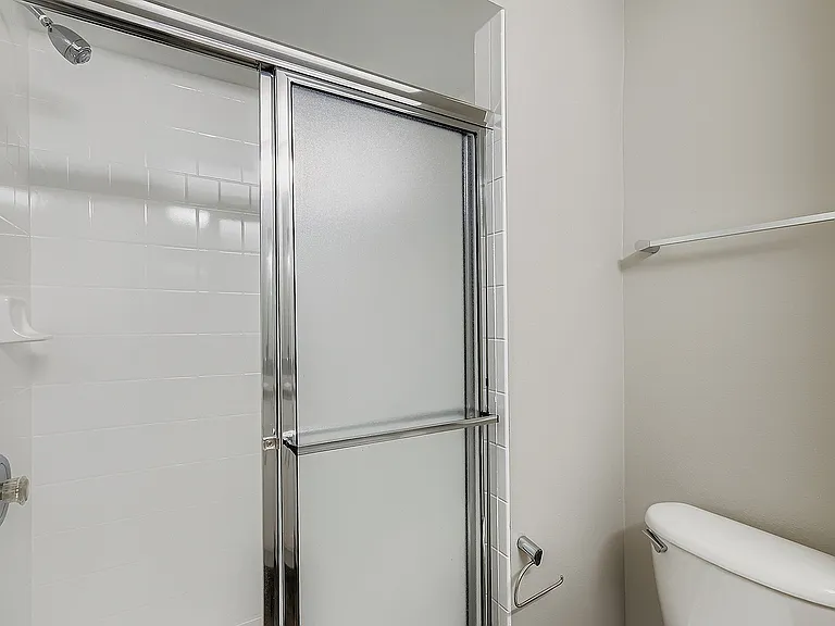 35 Paloma Hts. #203 RainMesa - Print Quality - 006 - 10 Primary Bathroom