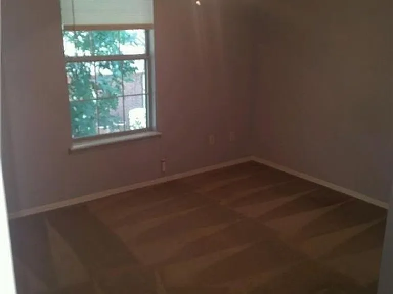 946 W Peachtree Dr — Photo 6
