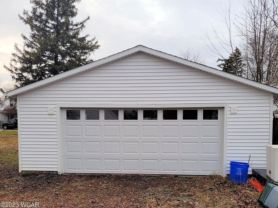 2nd image of 910 Hughes St