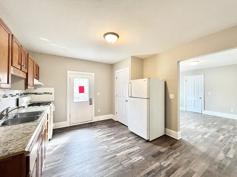 238 Madison St #3 — Photo 5