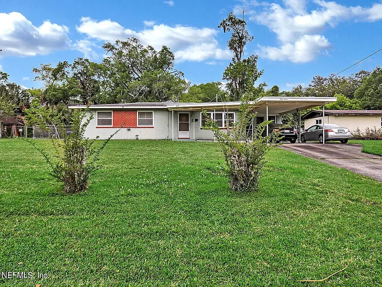 5012 Perrine Dr — Photo 2