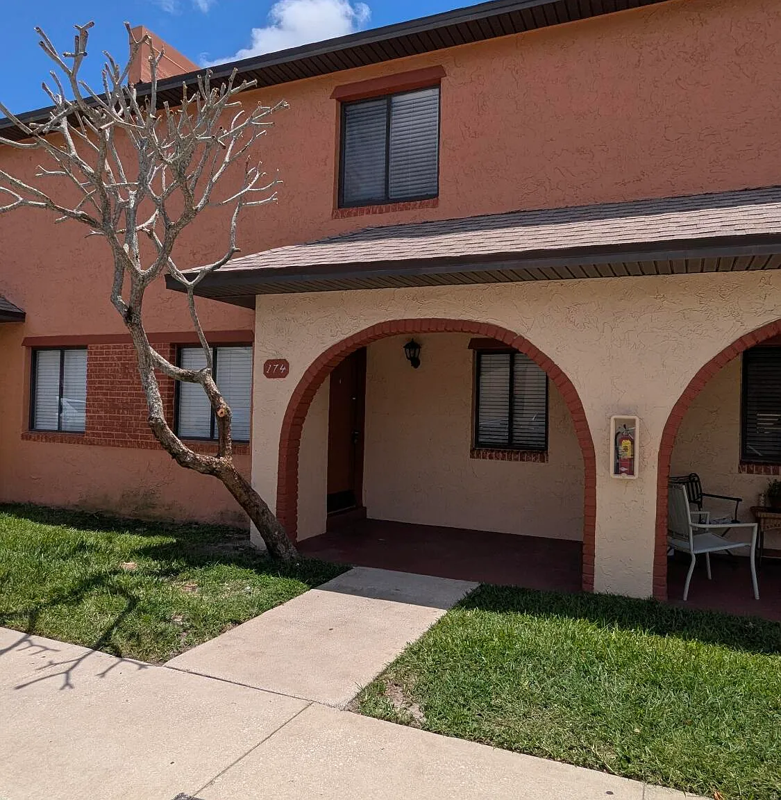 3 bed, 1.5 bath, 1413 sqft, $1,750 — Photo 1
