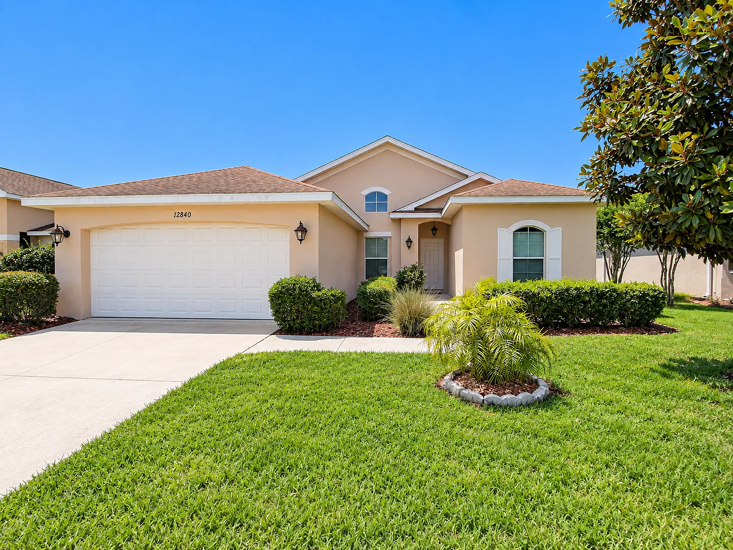 Gorgeous 4BD/2BTH Home on Meadow Oaks Golf Course! — Photo 2